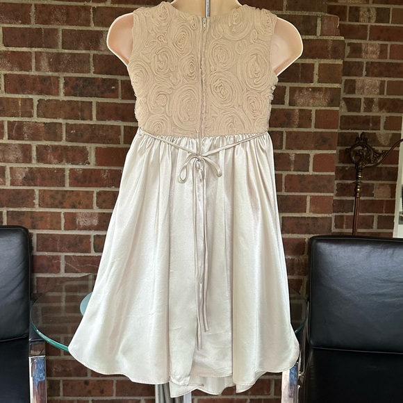 Kid’s Dream Occasion/Flower Girl Champagne Satin Dress Rosette Bodice ~ Kid 9-10 - Picture 14 of 16